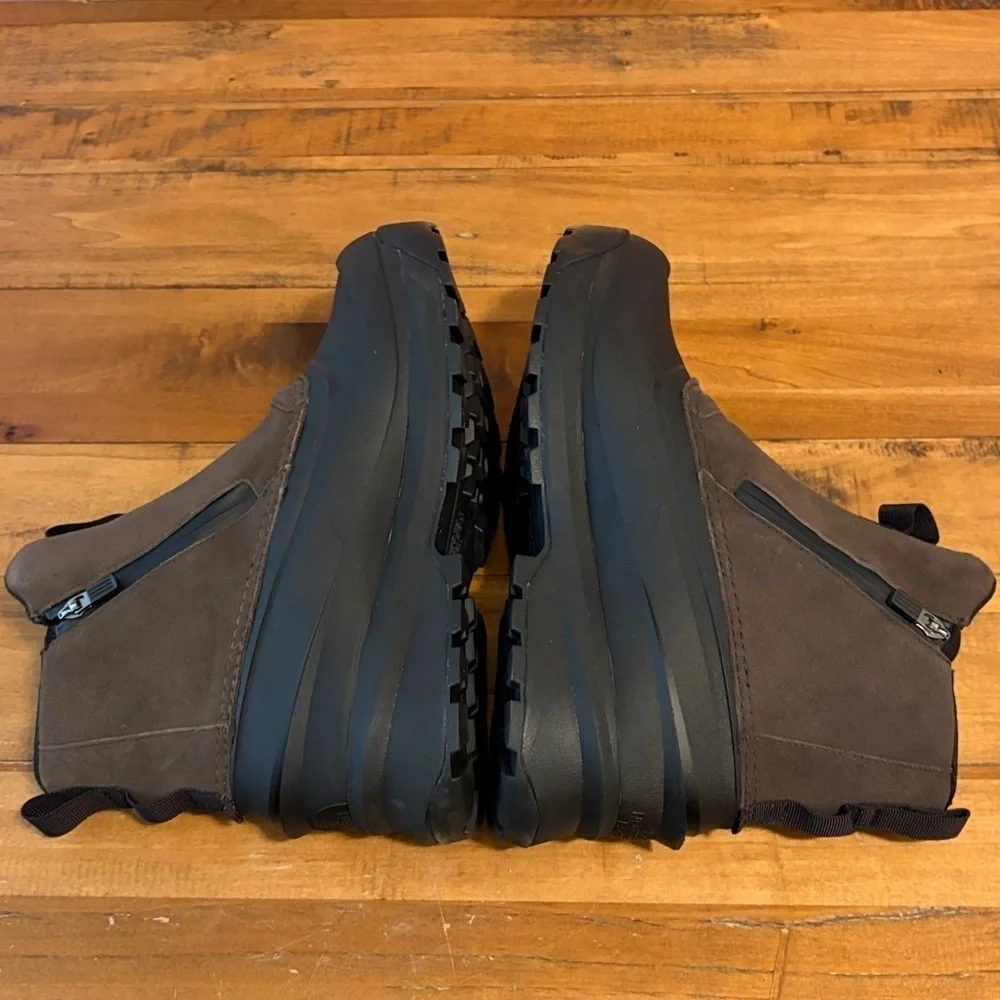 The North Face Chilkat Black Insulated Boots size 12.5